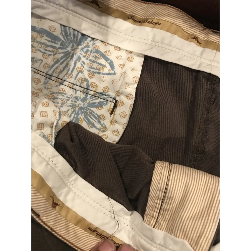 Tommy Bahama Boracay Shorts Mens 42 Brown Cotton Blend Flat Front Casual Chino